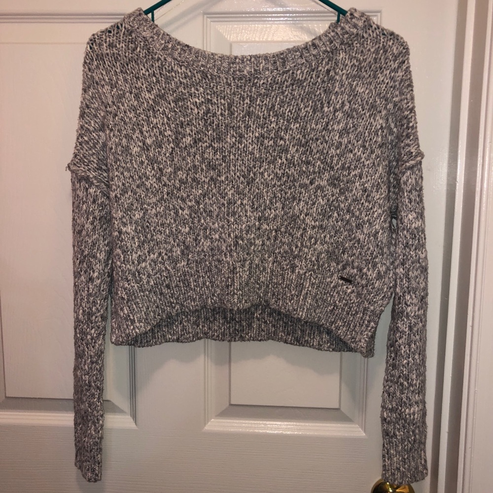 Long sleeve crop sweater
